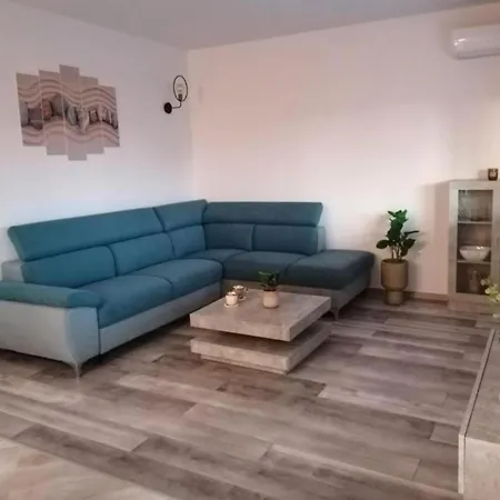 Penthouse Ivan- Two Bedroom With Rooftop Swimming Pool