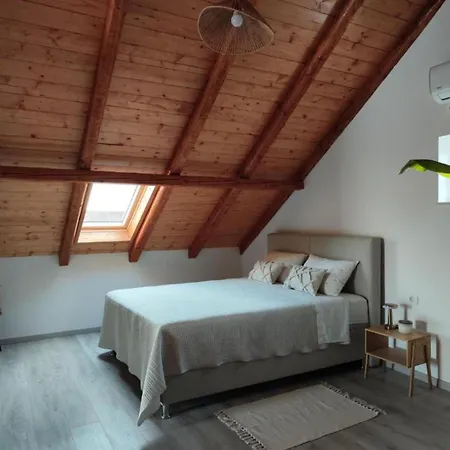 Penthouse Ivan- Two Bedroom With Rooftop Swimming Pool * Drniš