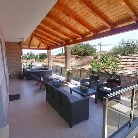 Lägenhet Penthouse Ivan- Two Bedroom With Rooftop Swimming Pool *