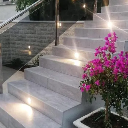 Lägenhet Penthouse Ivan- Two Bedroom With Rooftop Swimming Pool Drniš